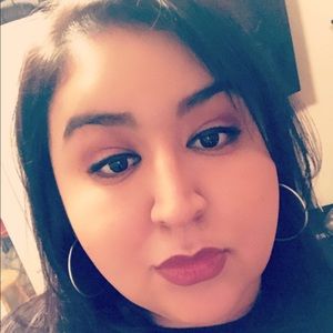 Meet your Posher, Elisa